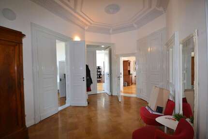 Wohnung zum Kaufen in Reichenbach 269.000,00 € 249.06 m²