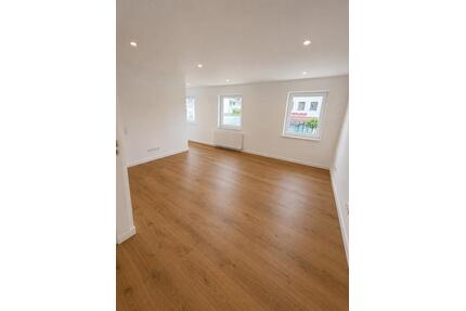 6 Zimmer Wohnung neu saniert - 2.650,00&nbsp;EUR Kaltmiete, ca.&nbsp; 140,00&nbsp;m&sup2; in Feldafing (PLZ: 82340)