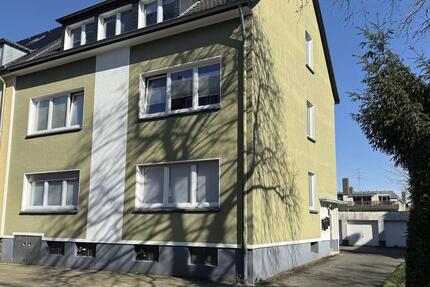 3,5 Raum Wohnung (1. OG 73m²) mit Balkon in Essen Stadtwald