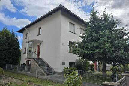 Haus zum Kaufen in Bad Pyrmont 375.000,00 € 210 m²