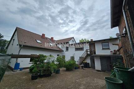 Geräumiger 3-Seiten-Hof - viel Potenzial für Ihre individuellen Ideen - Neugattersleben