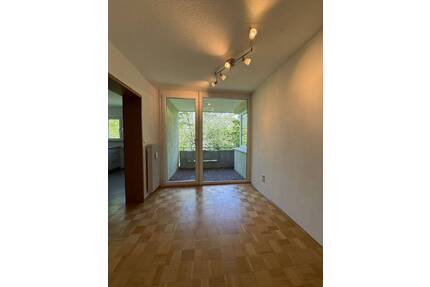 Großzügige 3-Zimmer-Wohnung mit Balkon, Einbauküche und Garage in Gerbrunn