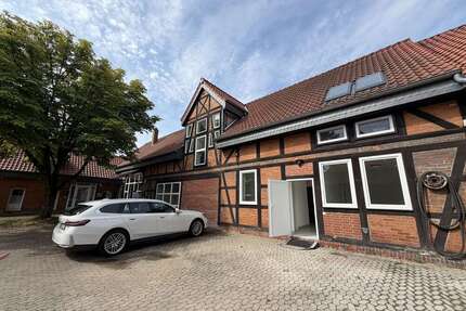 Wohnung zum Mieten in Uetze 1.100,00 € 123 m²