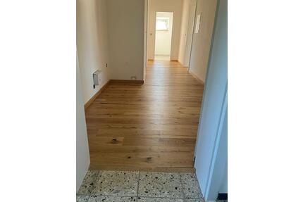 Schöne 3,5-Zimmer-Wohnung mit Balkon & EBK - Gomaringen
