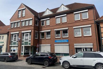 Zentral in Hagenow: Großzügige Dachgeschosswohnung mit Aufzug direkt in die Wohnung