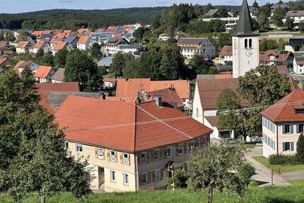 Haus zum Kaufen in Böttingen 310.000,00 € 230 m²