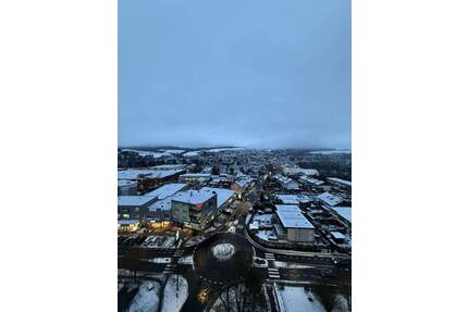 Gehoben wohnen mit Aussicht! Erstbezug nach Sanierung in der 12. Etage 86m2 mit Balkon! - Taunusstein-Hahn
