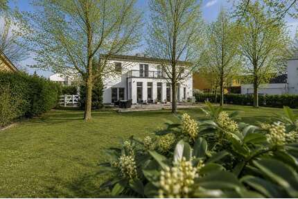 Haus zum Kaufen in Markkleeberg 2.100.000,00 € 303 m²