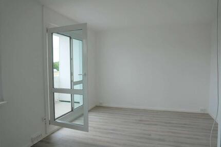 Renovierte 3-Raum-Wohnung mit Balkon – Pirna-Sonnenstein, bezugsf