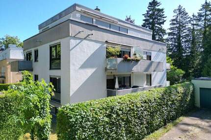 freie, gut geschnittene 3 Zimmerwohnung mit 2 Balkonen in Toplage in München-Solln