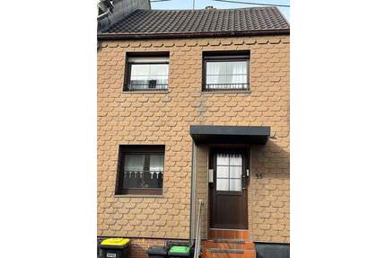 Wannemacher Immobilien **** ( RESERVIERT )Gemütliches gepflegtes Einfamilienhaus in einer schönen Lage von Elversberg **** - Spiesen-Elversberg