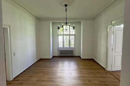Schöne Altbau-4-Zimmer-Wohnung in Dreiparteienhaus - Helmstedt