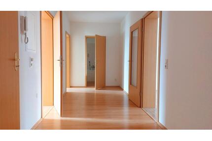 4-Zimmer-Dachgeschosswohnung | 108 m² | Zentrale Lage in Löbau | Schöner Ausblick