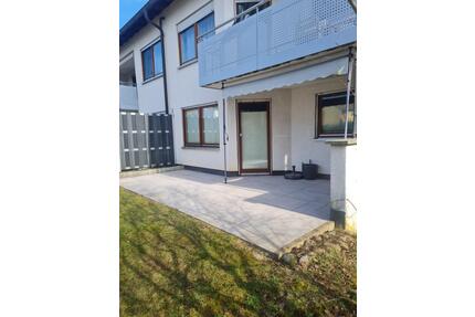 Helle, ruhig gelegene 2,5 - Zimmer- Wohnung mit großer Terrasse - Nürtingen
