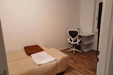 2 Zimmer Frauen WG in Berlin Hellersdord