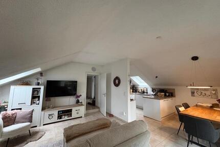 Helle 3,5 Zimmer DG-Wohnung mit Balkon in Freudenberg