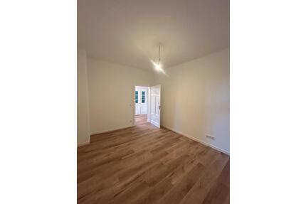 Erstbezug nach Sanierung: Stilvolle Altbauwohnung zum Wohlfühlen - Bielefeld Heepen