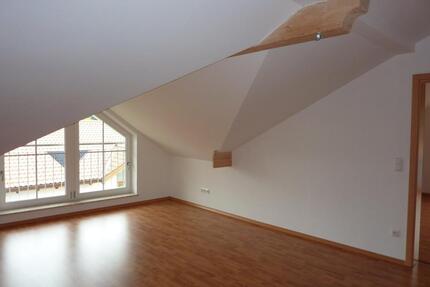 Vermiete DG-Wohnung - 85 qm - 790,00&nbsp;EUR Kaltmiete, ca.&nbsp; 85,00&nbsp;m&sup2; in Tacherting (PLZ: 83342)