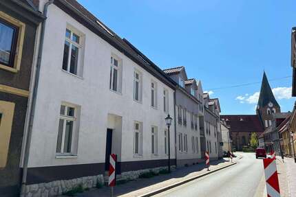 Haus zum Kaufen in Neukalen 359.000,00 € 324 m²