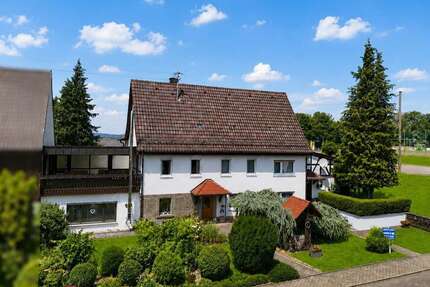 Haus zum Kaufen in Sulz am Neckar Bergfelden 395.000,00 € 238 m² - Sulz am Neckar / Bergfelden