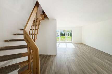 Haus zum Mieten in Schulzendorf 1.975,00 € 135 m²