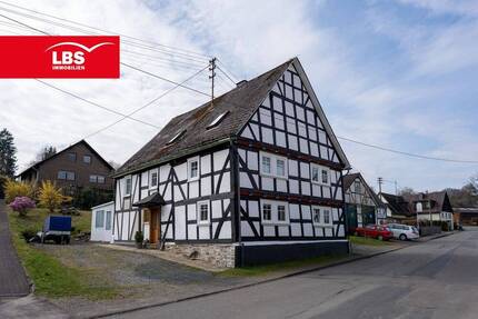 Denkmalgeschütztes Schmuckstück mit Garten und Werkstatt - Siegen Meiswinkel