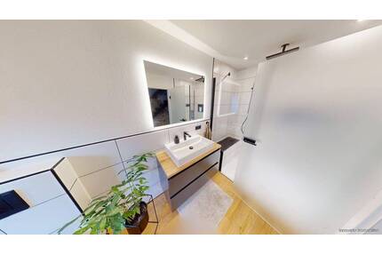 Kleines teilsaniertes Einfamilienhaus in Wohnungsgröße mit kleinem Garten für Handwerker - Schiffweiler