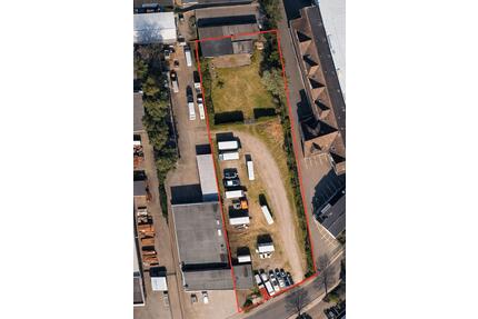 Flexible Gewerbefläche ca. 3.100 m² – Kurzzeitmiete ideal als StellplatzLager – Neu Wulmstorf