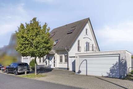 Haus zum Kaufen in Köln 1.075.000,00 € 315 m²
