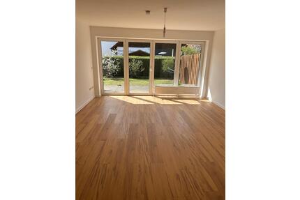 „Filetstück“ Moderne 2 Zimmer Whg mit Gartenanteil in LeiferdeGF