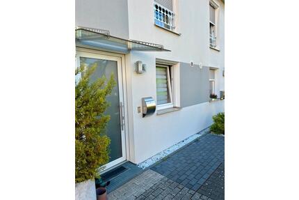 Provisionsfrei! Reihenmittelhaus in Hanau-ink. Stellplatz - Rodenbach