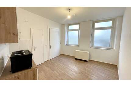 Wohnung zum Mieten in Krefeld 300,00 € 16.39 m²