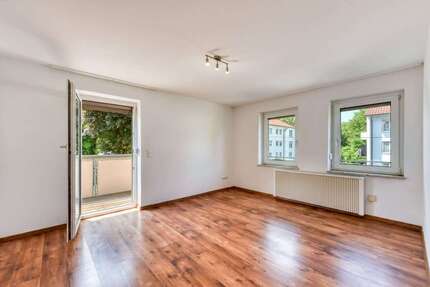 Wohnung zum Kaufen in Stuttgart-ZuffenhausenRot 135.000,00 € 44.6 m² - Stuttgart-Zuffenhausen/Rot