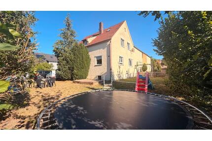 Charmante Doppelhaushälfte - 300.000,00&nbsp;EUR Kaufpreis, ca.&nbsp; 112,00&nbsp;m&sup2; in Teublitz (PLZ: 93158)