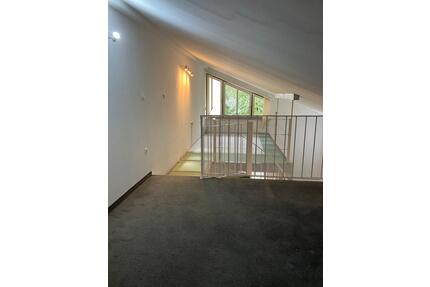 Helle Gartenwohnung Maisonette mit 2 zusätzlichen Hobbyräumen - Eichenau