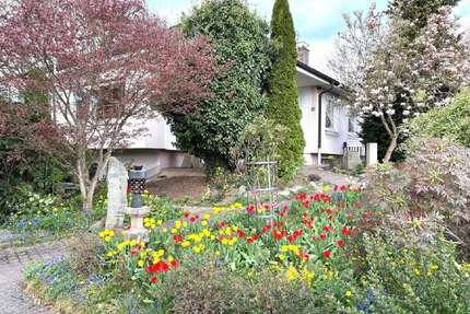 Haus zum Kaufen in Künzell 675.000,00 € 271 m²