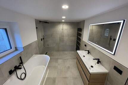 Hochwertige 3-Zimmer-Souterrain-Wohnung mit Terrasse, Garten und Stellplatz - Herzogenaurach