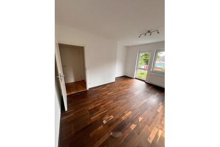 Erstbezug: 2,5 Zimmer Wohnung inkl. Garten und Stellplätzen - Sulzbach-Rosenberg