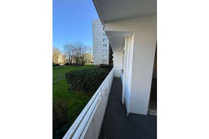 Wohnung zum Kaufen in Duisburg 110.000,00 € 81 m²