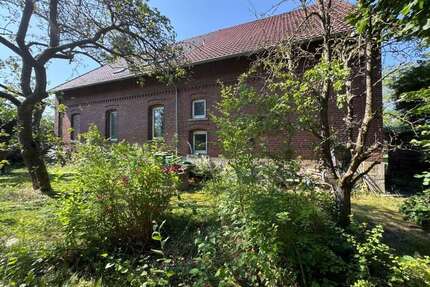Haus zum Kaufen in Obernkirchen 150.000,00 € 260 m²