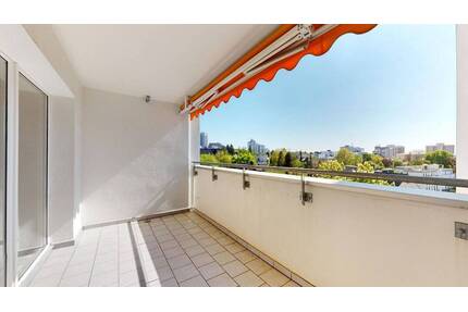 Sanierungsbedürftige Dreieinhalb-Zimmer-Wohnung mit Loggia und Stellplatz in top Lage - Frankfurt am Main Sachsenhausen