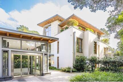 Traumlage in Schlachtensee - unmittelbar am Dubrowplatz! Exklusive Eigentumswohnung inkl. Tiefgaragen-Stellplatz