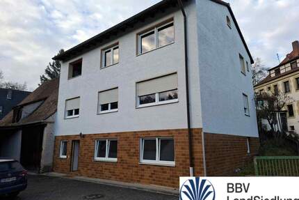 Ehemaliger Bauernhof mit großem Grundstück im Umfeld von Nürnberg, in Schwarzenbruck