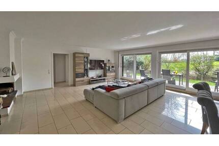 Immobilien-Richter: Elegante 3-Zimmer-Wohnung mit Traumgarten in Toplage von Düsseldorf-Ludenberg