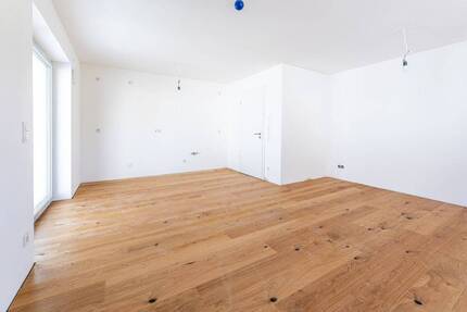 Neubau KfW 40 - Barrierefreie 2-Zimmer-Wohnung mit Terrasse und Privatgarten - - Wallersdorf