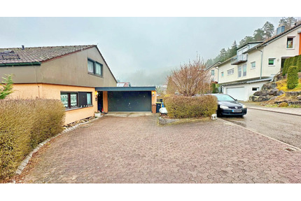 Geräumiges Einfamilienhaus mit Einliegerwohnung und Garten - Epfendorf