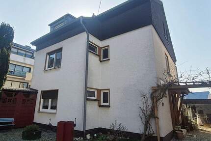 Hoch hinaus in NR-Heimbach-Weis - auf ca. 54 m² mit 2 ZKB, Dachgeschoss-Wohnglück - Neuwied