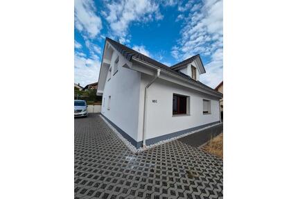 Einfamilienhaus mit Terrasse & Balkon - Künzell