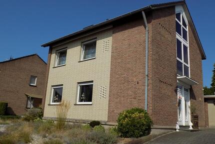 EINFAMILIENHAUS MIT GARAGE - 475.000,00&nbsp;EUR Kaufpreis, ca.&nbsp; 161,00&nbsp;m&sup2; in Kleve (PLZ: 47533)