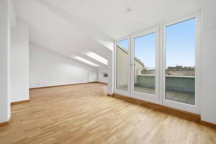 Stilvolle Dachgeschosswohnung in Spandau - 2 Zimmer, EBK und Balkon nahe Havel Altstadt Spandau - Berlin